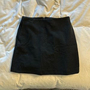 Uniqlo black pencil skirt (size 4)